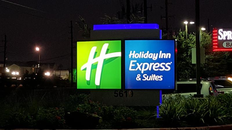 Holiday Inn Express And Suites Atascocita - Humble - Kingwood By Ihg Exterior foto